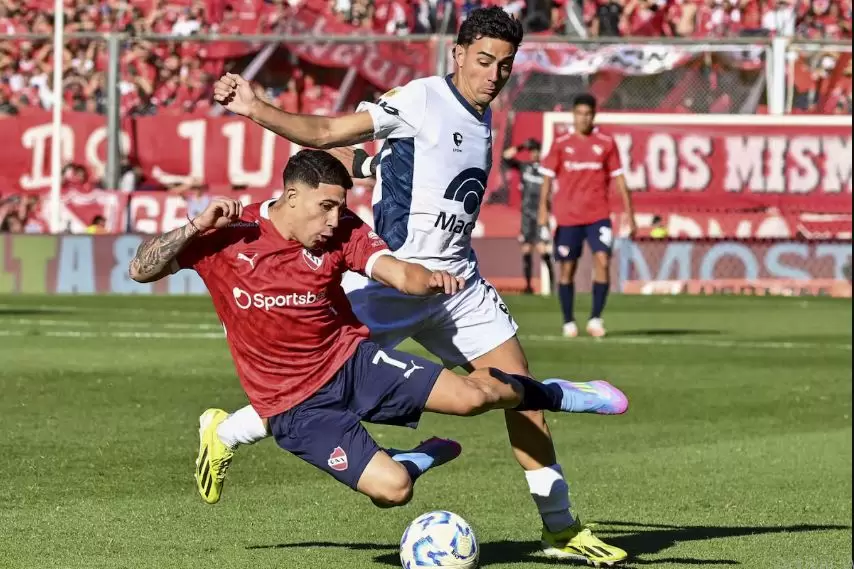 Santiago Montiel convirtió el mejor gol del mundo.