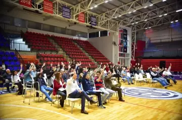 San Lorenzo acéfalo: renuncias masivas y el ruego desesperado de Moretti para no perder el poder