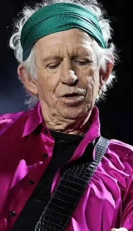Keith Richards sobrelleva una dolencia