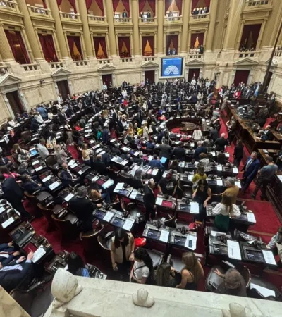 Diputados en sesión plenaria