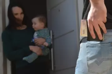 Deuda alimentaria interminable: un abandono que terminan pagando los abuelos