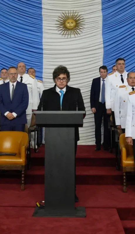 Milei preside el acto en el Colegio Militar