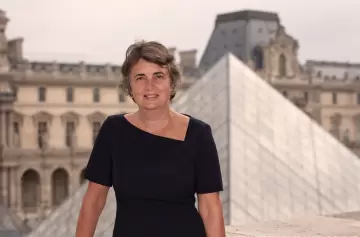 Crisis en el Louvre: piden la destitución de su directora tras millonario robo