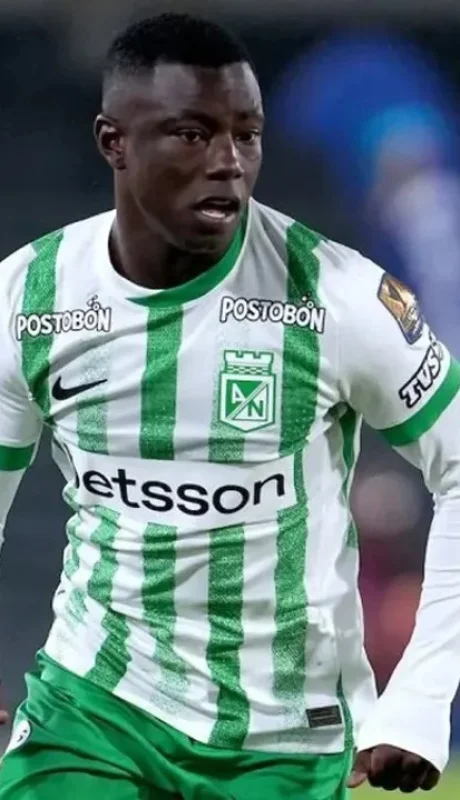 Hinestroza está a un paso de jugar en Boca.