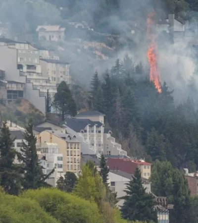 El incendio en Bariloche está "controlado" pero imputaron a un hombre por desatar el caos con una herramienta