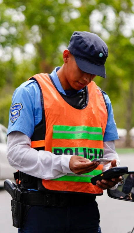 Foco en la venta ilegal: operativos especiales buscan evitar el uso de fuegos artificiales y proteger la seguridad de los mendocinos.