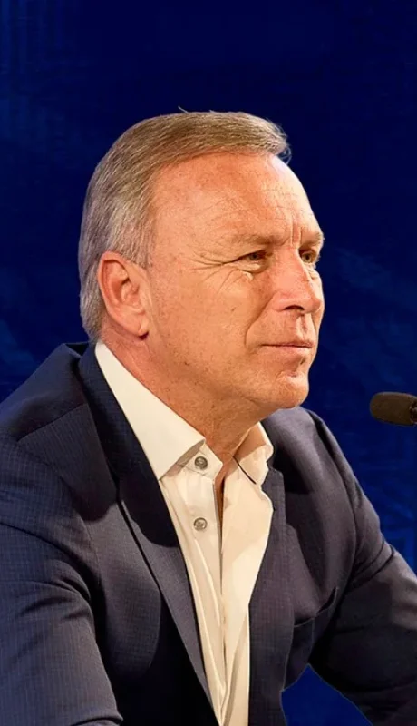 Fassi vuelve a estar en el poder.