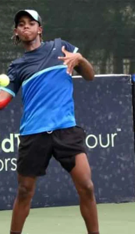 El dominicano Maikel Villalona