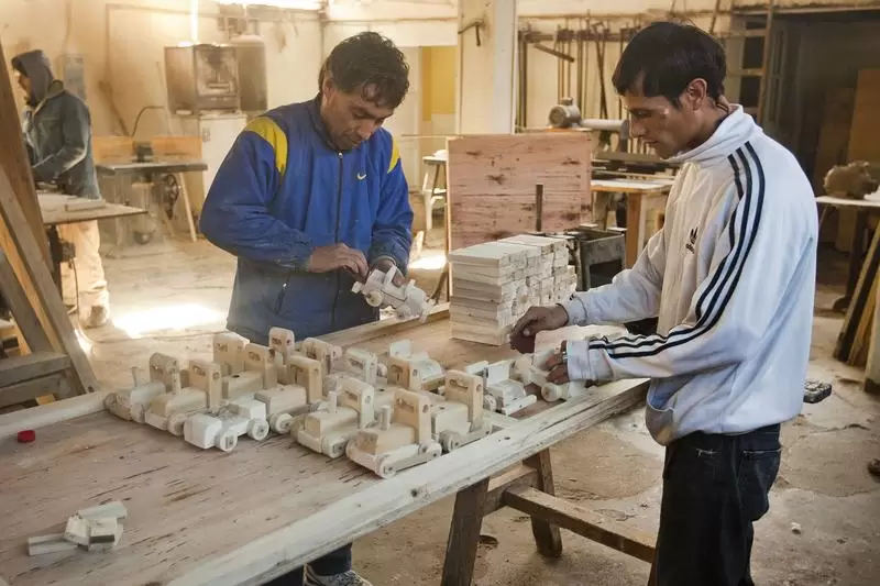 El modelo actual no solo busca la ocupación del tiempo, sino la creación de un entorno laboral genuino que facilite la vuelta a la sociedad.