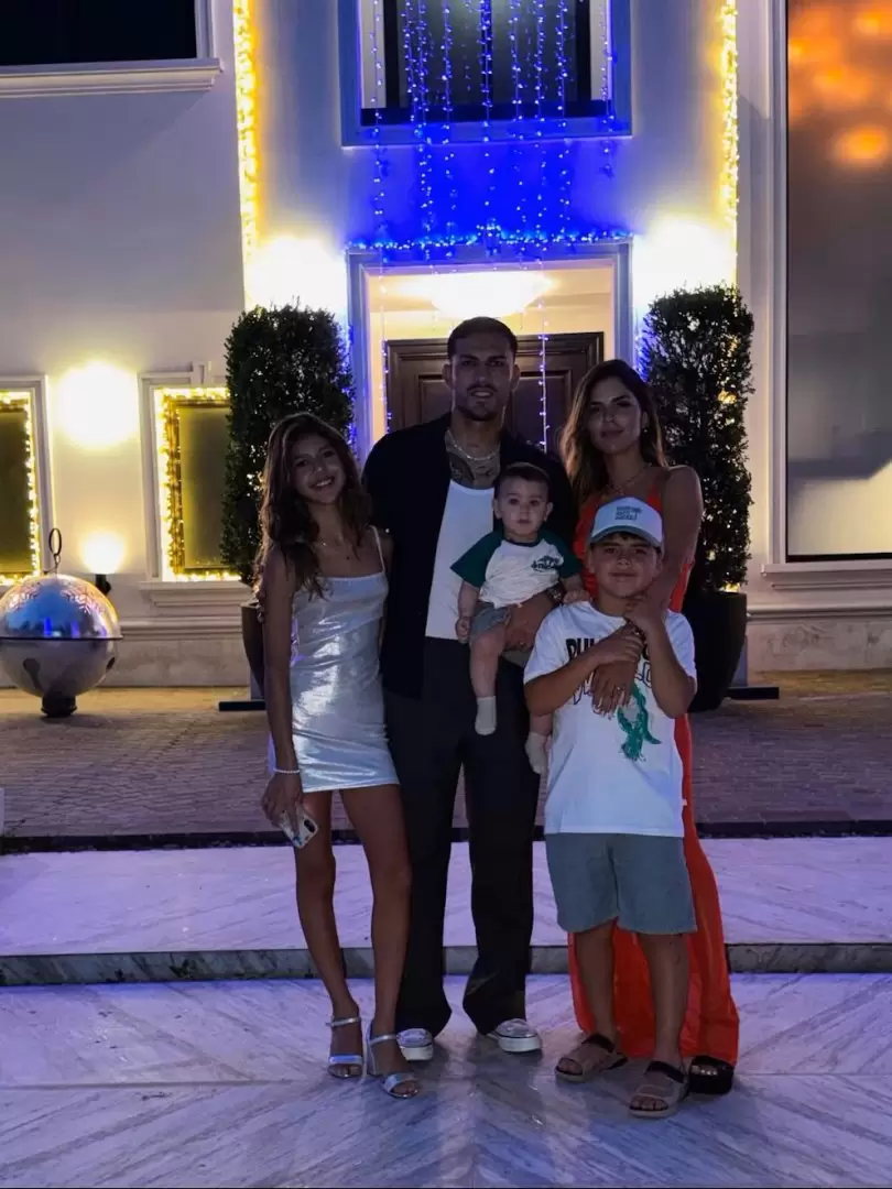 Paredes festejó la Navidad con su esposa e hijos