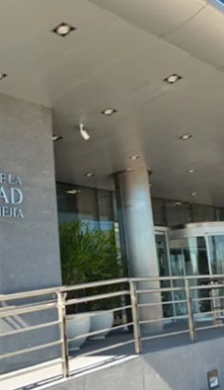 La menor permanece internada en grave estado