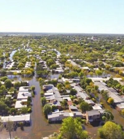 San Luis del Palmar sufre una de las peores inundaciones.