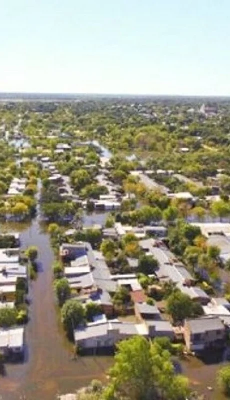 San Luis del Palmar sufre una de las peores inundaciones.