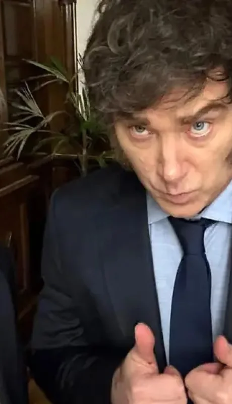 El ministro de Economía Luis Caputo y el presidente Javier Milei. (Imagen: archivo web)