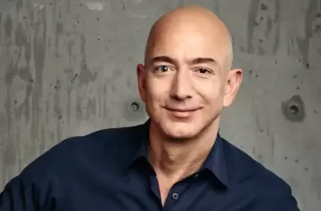 Empleo: Bezos dijo quiénes son los únicos que no serán reemplazados por la IA