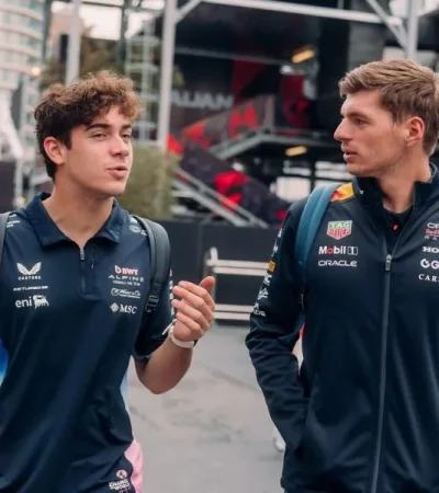 Franco Colapinto y Max Verstappen