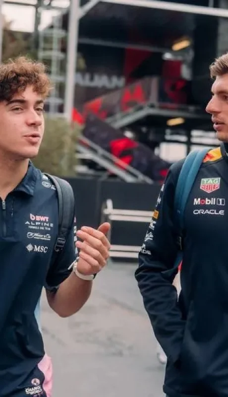 Franco Colapinto y Max Verstappen