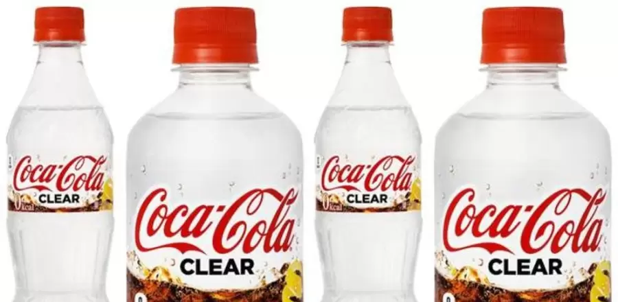 onocé la Coca Cola Plus, la versión blanca de Japón con sello FOSHU que promete reducir la absorción de grasas y triglicéridos.