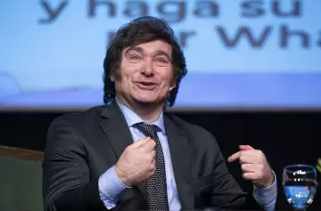 Javier Milei: por qué el huracán digital resiste y qué cables le generan cortocircuito