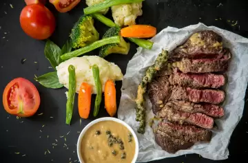 El peligro de "comer como un cavernícola": por qué la dieta paleo puede arruinar la salud intestinal