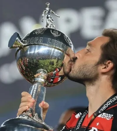 Viña, cada vez más cerca de River.