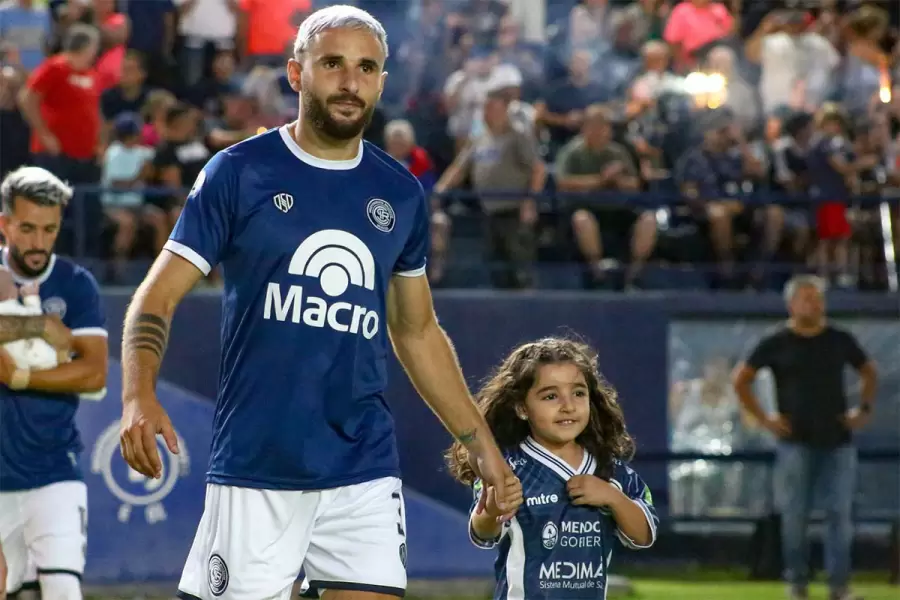 Sentido de pertenencia: Elordi busca volver a vestir la camiseta azul para afrontar los desafíos de la temporada 2026.