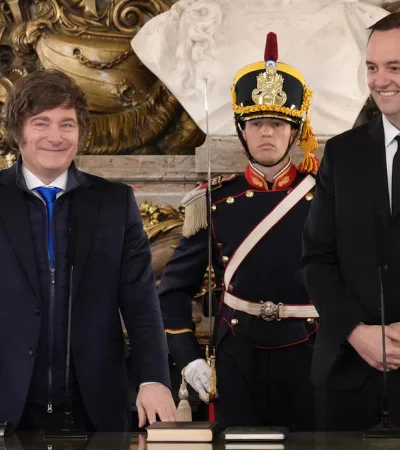 Manuel Adorni confirmó el fin de la flexibilización migratoria y el endurecimiento de controles para ciudadanos venezolanos.