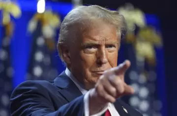 Trump amenaza a Canadá con aranceles del 100% si decide aliarse comercialmente con China