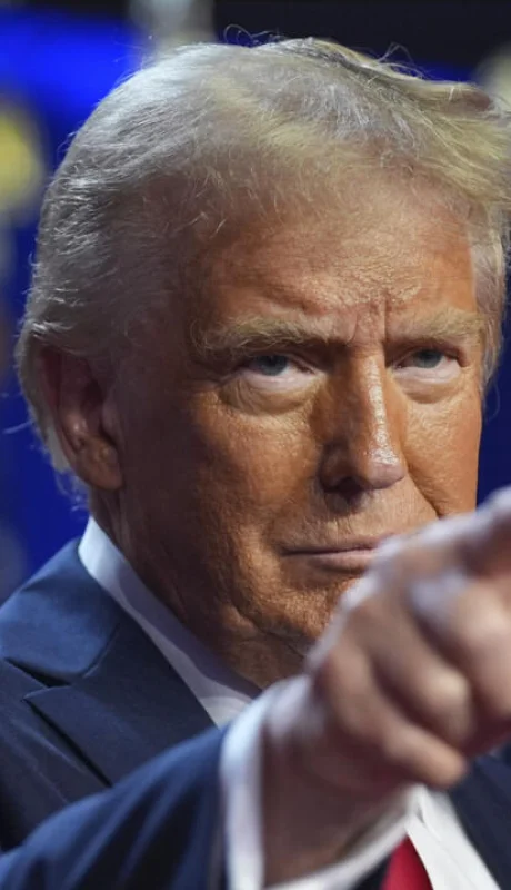 Donald Trump redobla la apuesta contra Ottawa y amenaza con aranceles del 100% a las importaciones canadienses tras el pacto con China.