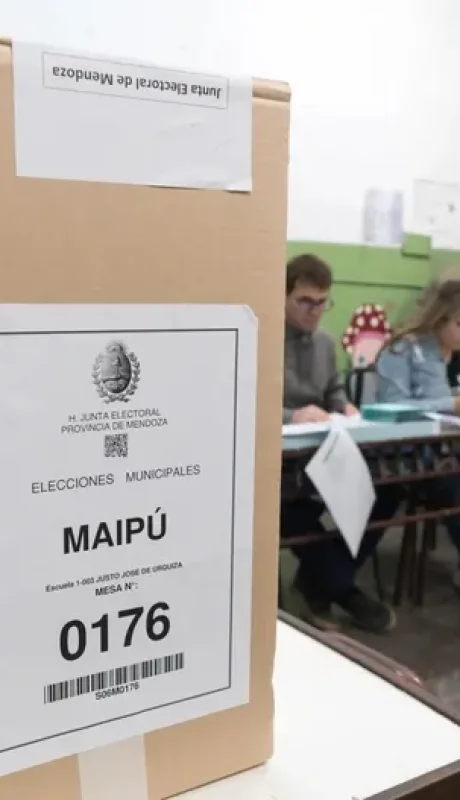 Cornejo, Allasino y Correa Llano consolidan el acuerdo entre el oficialismo provincial y La Libertad Avanza para los comicios municipales.