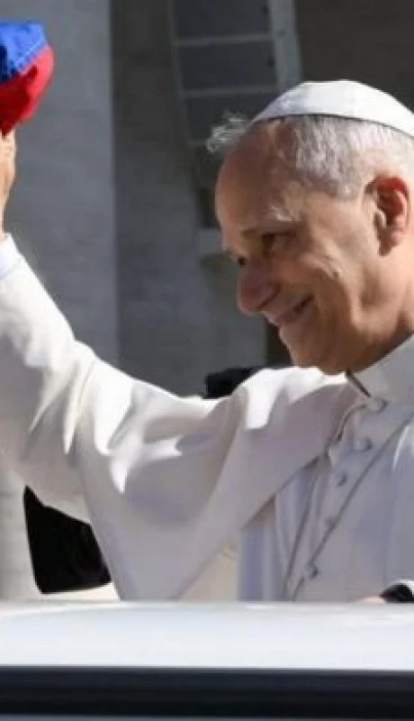 El Sumo Pontífice instó a la comunidad internacional a velar por una transición pacífica tras los recientes sucesos en el país caribeño.