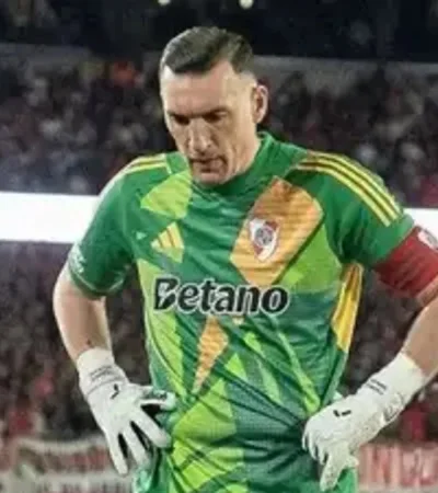 El arquero titular de River en problemas