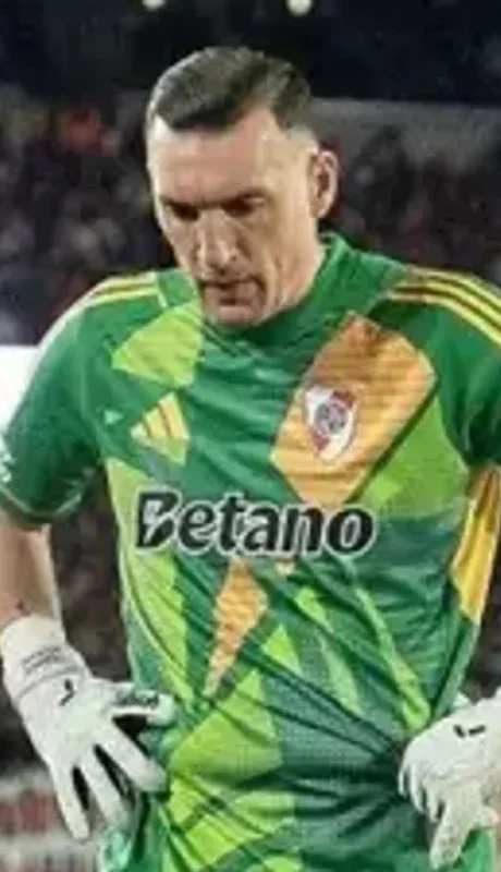 El arquero titular de River en problemas