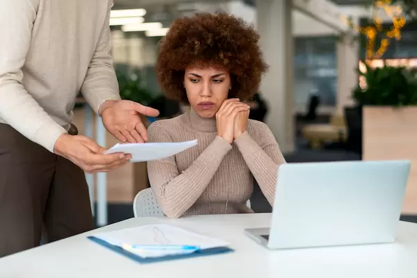 Ante la pérdida del trabajo formal, la legislación argentina brinda un resguardo temporal que muchos desconocen.