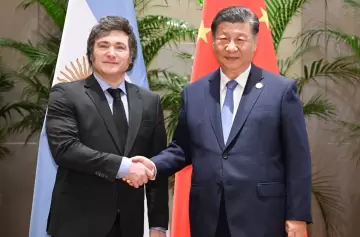 Milei ratifica su alianza con EE.UU. pero mantiene negocios con China