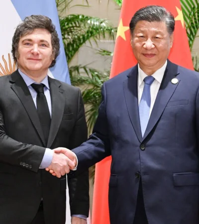El presidente Javier Milei en un encuentro con su par chino, Xi Jinping. (Archivo web)