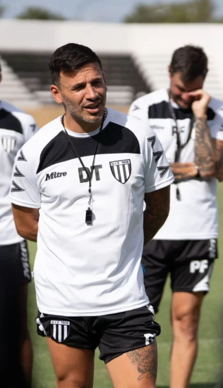 Ariel Broggi, DT de Gimnasia.