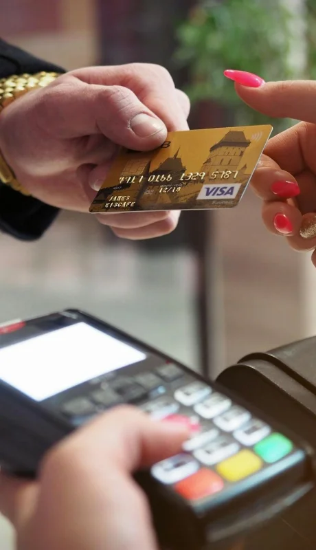 ARCA habilitó la devolución de percepciones por compras en dólares durante el 2025.