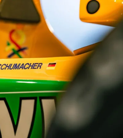 El auto con el que Schumacher ganó su primera carrera, se vende.