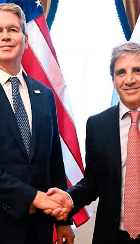 El secretario del Tesoro, Scott Bessent, y el ministro de Economía argentino, Luis Caputo. (Foto: archivo web)