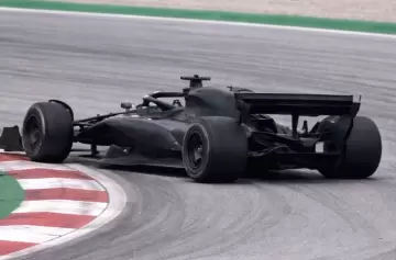 Más estrecho y con ADN alemán: así suena y se ve el Audi F1 tras el primer shakedown en Barcelona