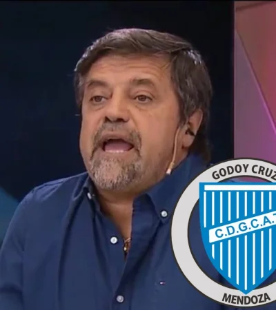 Caruso Lombardi, fiel a su estilo, con los tapones de punta.