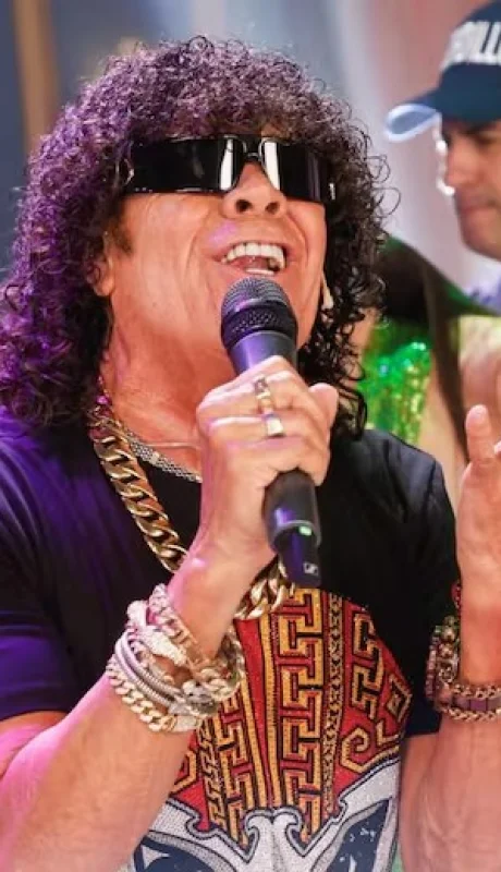 La Mona Jiménez, leyenda de la música popular