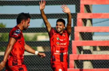 Tarde de locos en el Regional: El "gol fantasma" que cambió el rumbo entre FADEP y Argentino