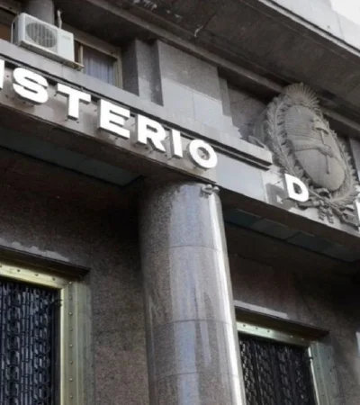 El Ministerio de Economía trabaja duro para mantener el equilibrio fiscal, imprescindible para volver a crecer. (Foto: archivo web)