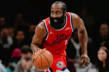 James Harden superó a Shaquille O'Neal y es el noveno máximo anotador en la historia de la NBA