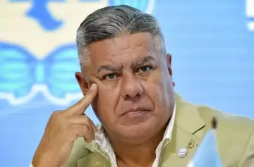 Facturas truchas y empresas fantasma: la nueva denuncia millonaria que acorrala a "Chiqui" Tapia
