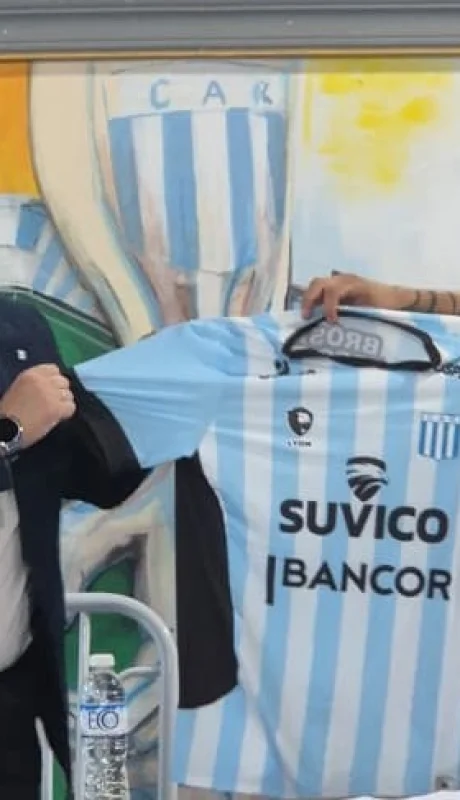 El titular de Racing de Córdoba con su refuerzo estrella