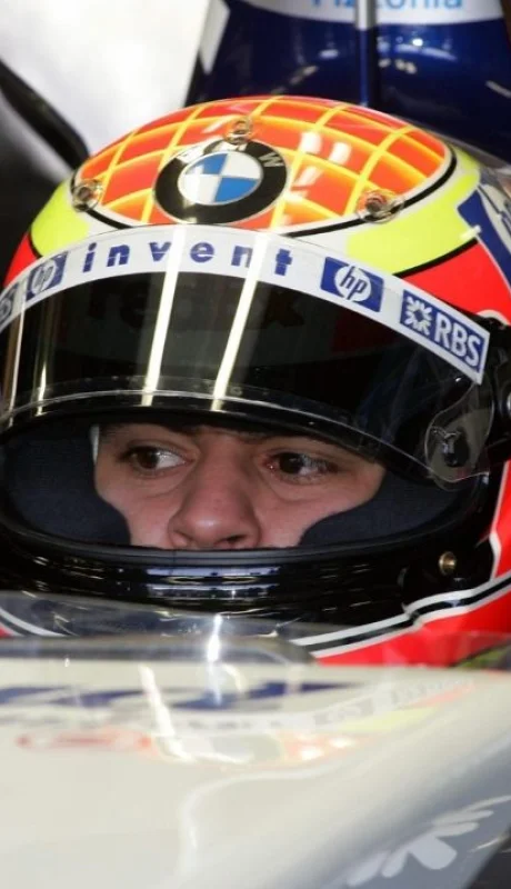 Antonio Pizzonia fue esposado y trasladado a una cárcel local.