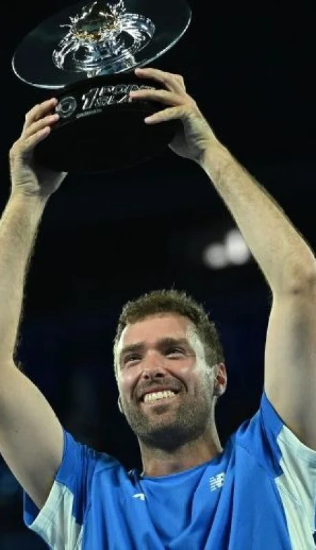 El feliz ganador en el particular torneo de Melbourne